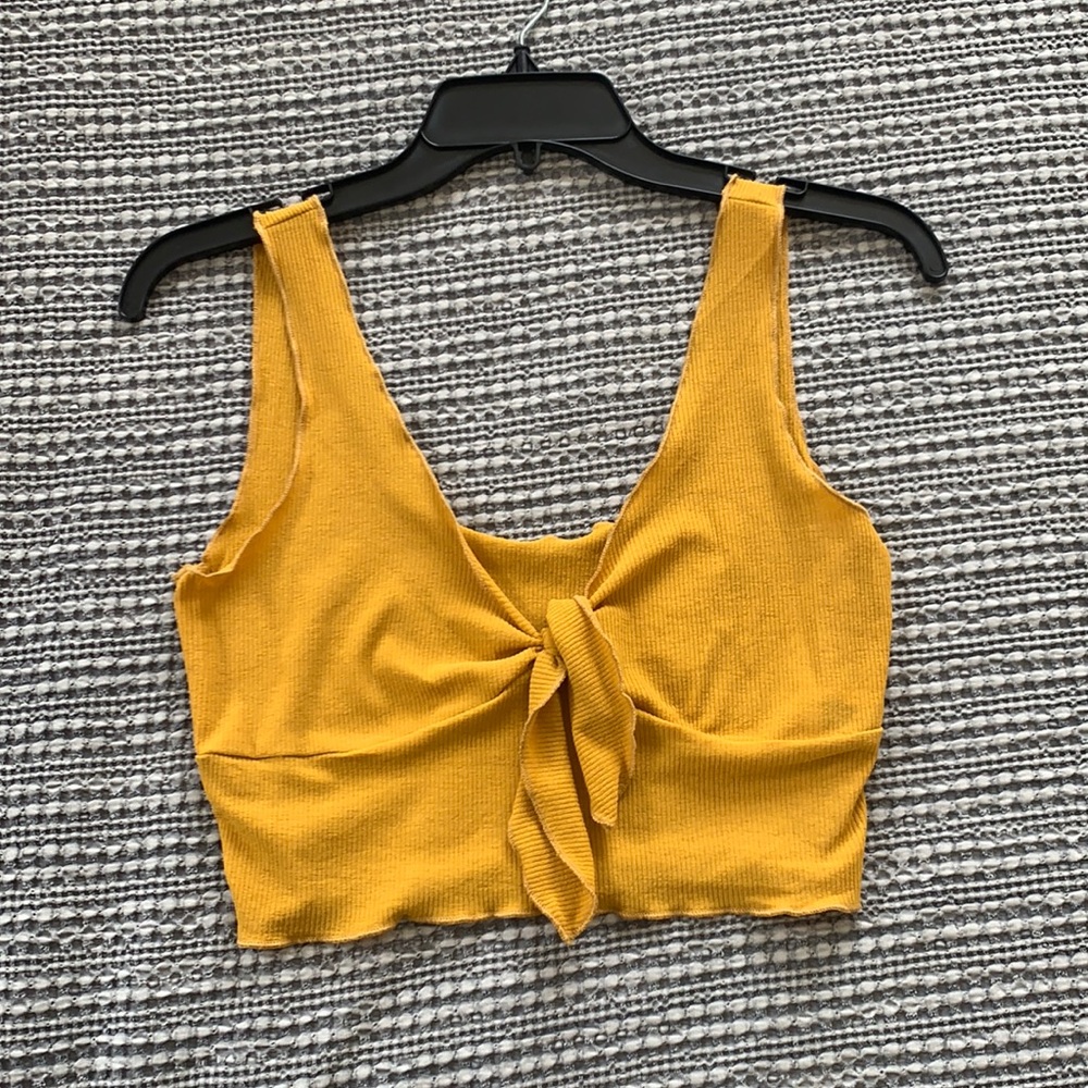 Ribbed yellow tank top